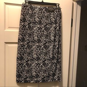NWT Adorable Patterned Midi Skirt (M)